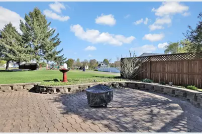 9161 N Kentucky Avenue N, Brooklyn Park, MN 55445 - Photo 19