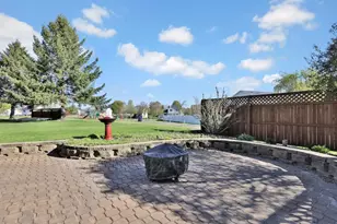 9161 N Kentucky Ave N, Brooklyn Park, MN 55445 - Photo 19