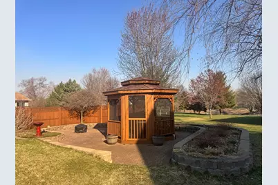 9161 N Kentucky Avenue N, Brooklyn Park, MN 55445 - Photo 7