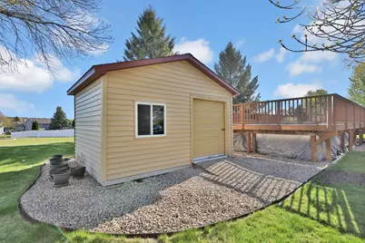 9161 N Kentucky Avenue N, Brooklyn Park, MN 55445 - Photo 21