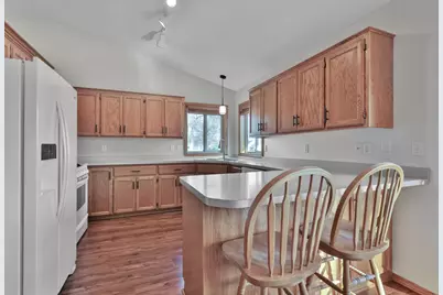 9161 N Kentucky Avenue N, Brooklyn Park, MN 55445 - Photo 33