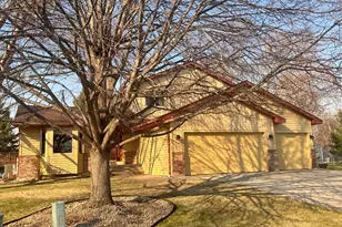9161 N Kentucky Ave N, Brooklyn Park, MN 55445 - Photo 3