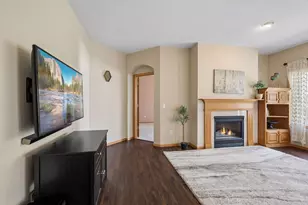 14713 Courtyard Cir, Burnsville, MN 55306 - Photo 11
