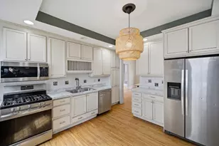 879 Charles Ave, Saint Paul, MN 55104 - Photo 9