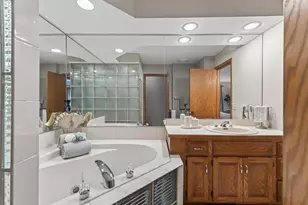 4301 Arrowhead Ct, Minnetonka, MN 55345 - Photo 27