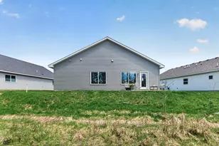 4827 Education Dr N, Hugo, MN 55038 - Photo 29