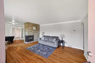 4613 Indiana Ave N, Robbinsdale, MN 55422 - Photo 3