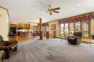 805 27th St SW, Austin, MN 55912 - Photo 27