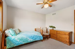 805 27th St SW, Austin, MN 55912 - Photo 37