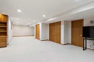 805 27th St SW, Austin, MN 55912 - Photo 51