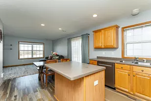 619 Pointe Ct SW, Rochester, MN 55902 - Photo 5
