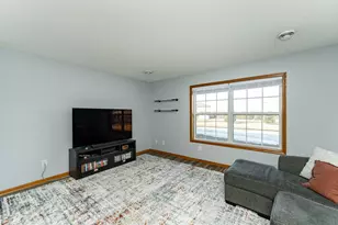 619 Pointe Ct SW, Rochester, MN 55902 - Photo 9