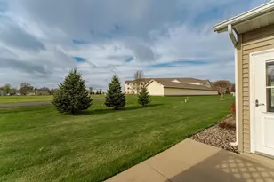 645 Ashley Ln, Owatonna, MN 55060 - Photo 3