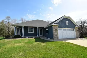 645 Lancaster Blvd, Zumbrota, MN 55992 - Photo 5