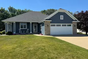 645 Lancaster Blvd, Zumbrota, MN 55992 - Photo 1