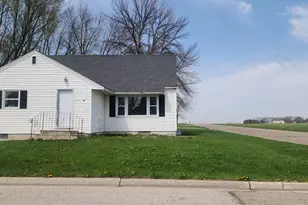 310 Locust St, Lyle, MN 55953 - Photo 3