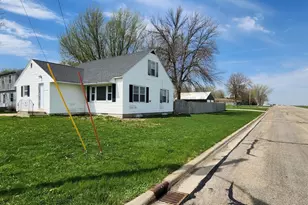 310 Locust St, Lyle, MN 55953 - Photo 5