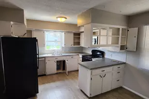 310 Locust St, Lyle, MN 55953 - Photo 9