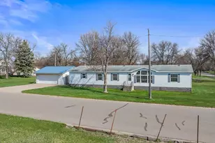 501 Cedar St, Milroy, MN 56263 - Photo 3