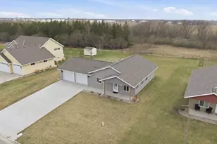 1504 Jasmine Dr, Alexandria, MN 56308 - Photo 17