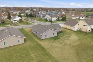 1504 Jasmine Dr, Alexandria, MN 56308 - Photo 3
