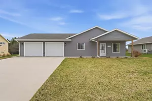 1504 Jasmine Dr, Alexandria, MN 56308 - Photo 1