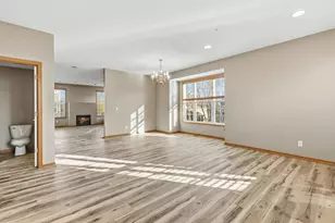 9980 Wildflower Dr, Eden Prairie, MN 55347 - Photo 3