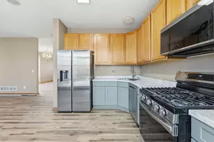 9980 Wildflower Dr, Eden Prairie, MN 55347 - Photo 9