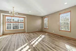 9980 Wildflower Dr, Eden Prairie, MN 55347 - Photo 5