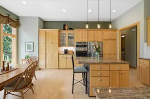 9447 Woodridge Ct, Savage, MN 55378 - Photo 11