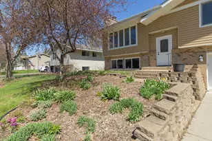 1661 Hilo Ave N, Oakdale, MN 55128 - Photo 3
