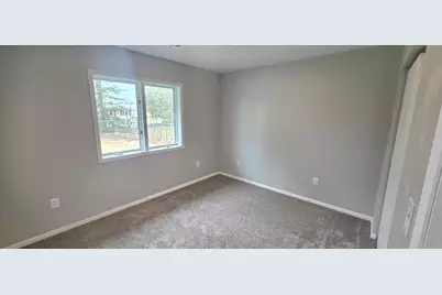 101 E 45th Street, Hibbing, MN 55746 - Photo 5