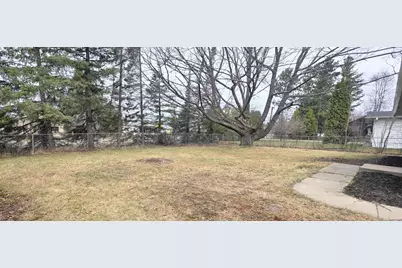 101 E 45th Street, Hibbing, MN 55746 - Photo 11