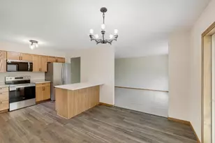 8128 Dawn Ave, Inver Grove Heights, MN 55076 - Photo 11