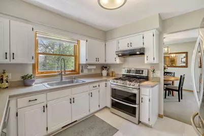 1412 Rushmore Crescent, Burnsville, MN 55306 - Photo 7