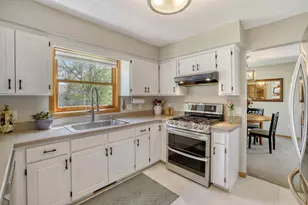 1412 Rushmore Crescent, Burnsville, MN 55306 - Photo 7