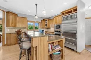21157 Ridgewood Tr, Lakeville, MN 55044 - Photo 5