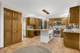 2577 Spirit Dr E, North Saint Paul, MN 55109 - Photo 7