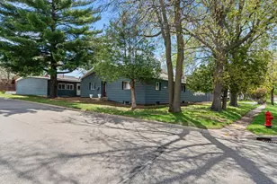 687 4th Ave NW, New Brighton, MN 55112 - Photo 5