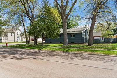 687 4th Avenue NW, New Brighton, MN 55112 - Photo 5
