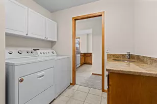 1396 Summit Shores Dr, Burnsville, MN 55306 - Photo 17