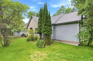 481 Sleepy Hollow Dr, Roberts, WI 54023 - Photo 3