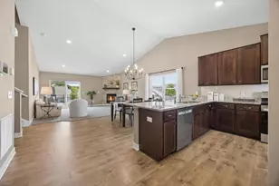 18192 Hartlin Ave, Lakeville, MN 55044 - Photo 21
