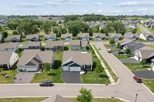 18192 Hartlin Ave, Lakeville, MN 55044 - Photo 5