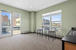 225 9th St E, Saint Paul, MN 55101 - Photo 15