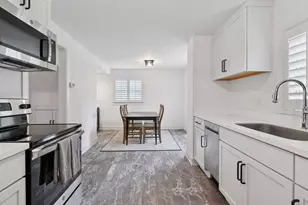129 Chicago Ave N, Wayzata, MN 55391 - Photo 11