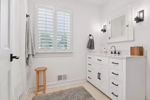 129 Chicago Ave N, Wayzata, MN 55391 - Photo 23