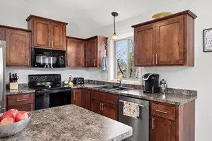 40251 Golden Way, North Branch, MN 55056 - Photo 9