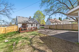 1988 Memory Ln, North Saint Paul, MN 55109 - Photo 41