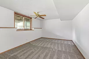 4441 Hillvale Ave N, Oakdale, MN 55128 - Photo 35